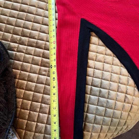 Tommy Hilfiger Women's Red and Black Color Block V neck Long Sleeve Sweatrer - Picture 4 of 6